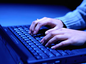 Two world-class hospitals offer online second opinion services to patients nationwide.