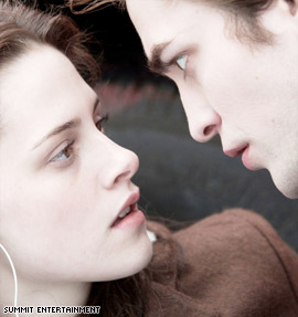 Review: 'Twilight' needs more flash