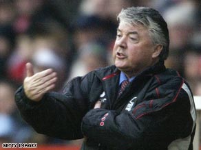 Kinnear's last managerial post, at Nottingham Forest, ended in December 2004.