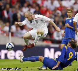 Rooney double as 5-goal England find touch