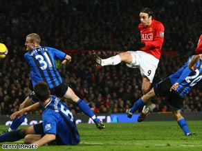 Berbatov fires home the only goal of the game as Manchester United beat Middlesbrough 1-0 on Monday.