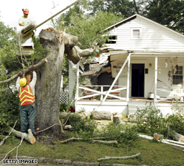 Hanna hits Carolinas, heads north