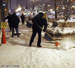 Winter storm rips into Midwest, Northeast