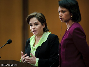 Mexican Foreign Relations Secretary Patricia Espinosa, left, and U.S. Secretary of State Condoleezza Rice.