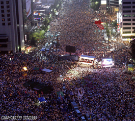 50,000 S. Koreans protest 'unsafe' U.S. beef