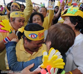 Thai protesters celebrate as court ousts PM