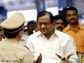 Home Minister Palaniappan Chidambaram admits there were government "lapses" during the Mumbai attacks.