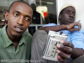 During the 2006 local government elections in Senegal, Radio Sud used reporters and correspondents with cell phones to call in what they saw.