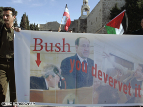 Palestinian journalists protest Thursday in support of shoe-throwing Muntadhar al-Zaidi.