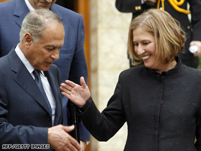 Egyptian Foreign Minister Ahmed Abul Gheit (left) with Israeli counterpart Tzipi Livni in Cairo on December 25.