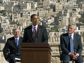  Barack Obama with Senators Jack Reed and Chuck Hagel in Amman, Jordan during Obama's tour across the Middle East. (PHOTO CREDIT: GETTY IMAGES)