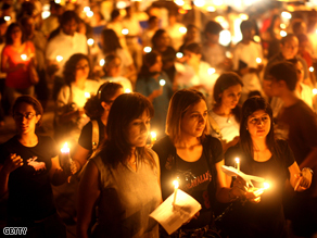  Mumbai residents held a demonstration on Sunday to protest the recent terror attacks.