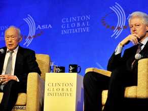 Clinton with Singapore's elder statesman Lee Kuan Yew.