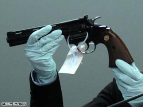 Police hope the new fingerprinting technique could detectives find new clues on murder weapons.