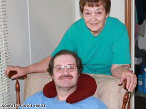 Former death row inmate Paul House and his mother, Joyce, in her Crossville, Tennessee, home.