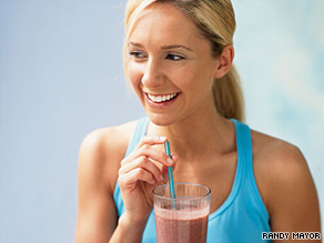 A smoothie with milk and yoghurt provides both protein and carbohydrates.