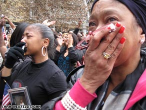 Chinoise Noble and her mother, Yolanda Lee-Singleton, watched the inauguration in Los Angeles' Nokia Plaza.