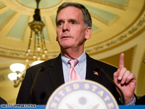 Sen. Judd Gregg is the leading candidate for commerce secretary, an Obama administration official said.