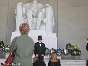 Barack Obama and his family recently visited the Lincoln Memorial in Washington.