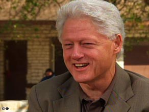 Former President Bill Clinton praises the Obama administration's handling of the stimulus bill.