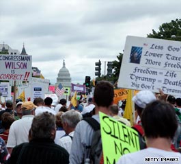 Tea party demonstrators gather at U.S. Capitol