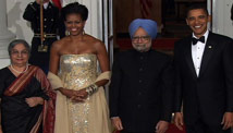 Dinner blends politics, pageantry