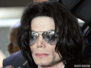 A doctor of Michael Jackson says he prescribed drugs to the alias Omar Arnold.