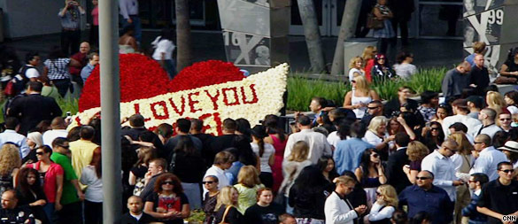 Thousands say final farewell to Jackson