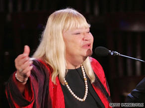 Mary Travers performs at the 2004 Democratic Convention in Boston, Massachusetts.