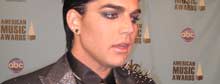 Lambert's man-on-man kiss 