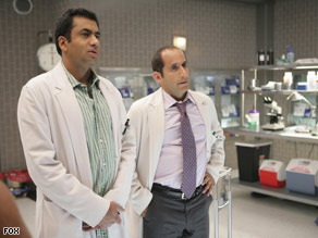 Kal Penn, a sinistra, con Peter Jacobson in "House," si unisce alla Casa Bianca di Obama."House," is joining the Obama White House.