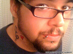 Drew Carey is planning to give away a million dollars to the LiveStrong if he gets a million Twitter followers.