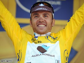 Italian domestique Nocentini claimed the yellow jersey by six seconds from Alberto Contador.