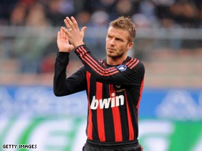 Beckham applauds the Milan fans after being substituted at Sampdoria.