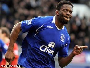 Saha celebrates the goal that sent Everton into an FA Cup semifinal against former club Man United.