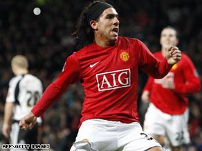 Argentine striker Tevez is still hoping Manchester United will offer him a new deal at the end of the month.