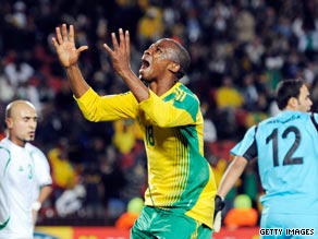 Thembinkosi Fanteni sees another chance go begging as South Africa are held 0-0 by Iraq at Ellis Park.