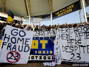 LA Galaxy fans let their feeling towards David Beckham known during the friendly match against AC Milan.