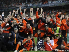 http://i2.cdn.turner.com/cnn/2009/SPORT/football/08/28/football.europa.league.draw/art.donetsk.jpg