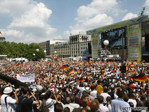The family-friendly fan mile in Berlin at the 2006 World Cup in Germany proved a big success.
