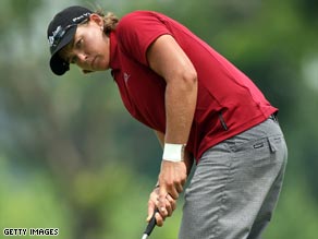 A final hole birdie has moved Australian Masters champion  Hull two strokes clear in Singapore.