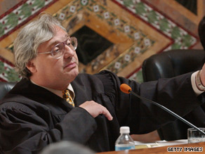 The panel chose not to discipline Judge Alex Kozinski beyond the admonishment.