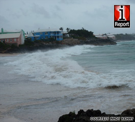 [Image: t1home.hurricane.bill.bermuda.ireport.jpg]