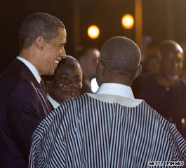 Ghana buzzes as Obama arrives in Africa