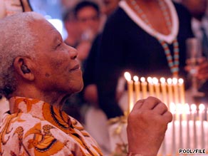 Mandela struggles against aging as he turns 91