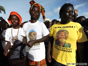 Supporters of former president and current candidate Malam Sanha rally in Bissau.