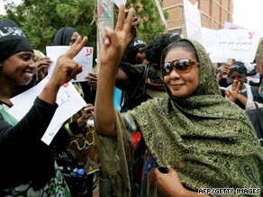 Sudanese journalist Lubna Ahmed al-Hussein was facing 40 lashes for wearing trousers.