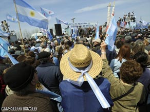 Producers protest in San Pedro, 160 km northwest of Buenos Aires on October 8, 2008, during a strike.