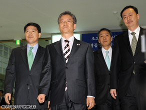 A South Korean delegation arrives at a transit office in Paju, South Korea, near the Demilitarized Zone.