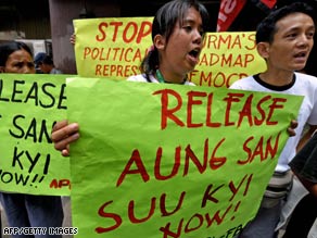 Filipino protesters rally in front of Myanmar's embassy in Manila on May 19, 2009.